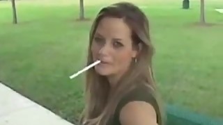 Aussie wife preggo smoking